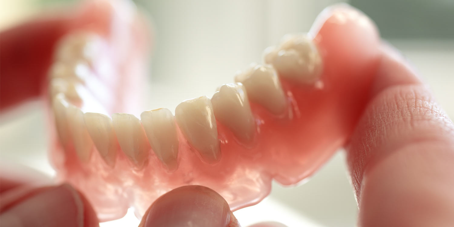 Răng giả làm từ máy in 3D