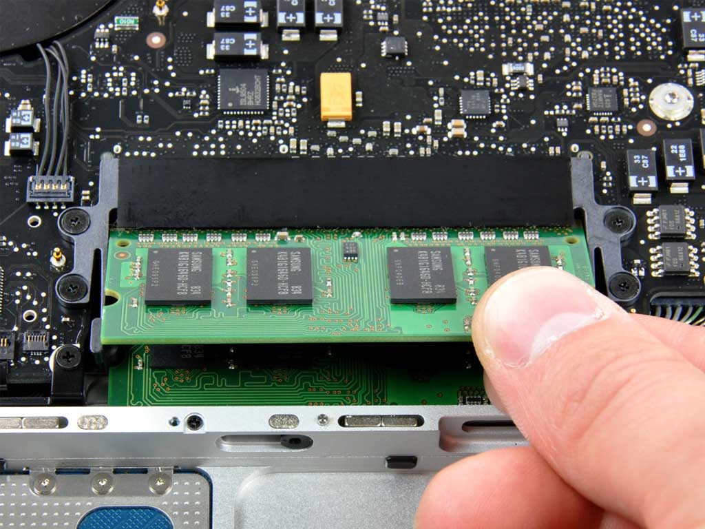 Nâng cấp Ram giúp sửa lỗi laptop bị chậm