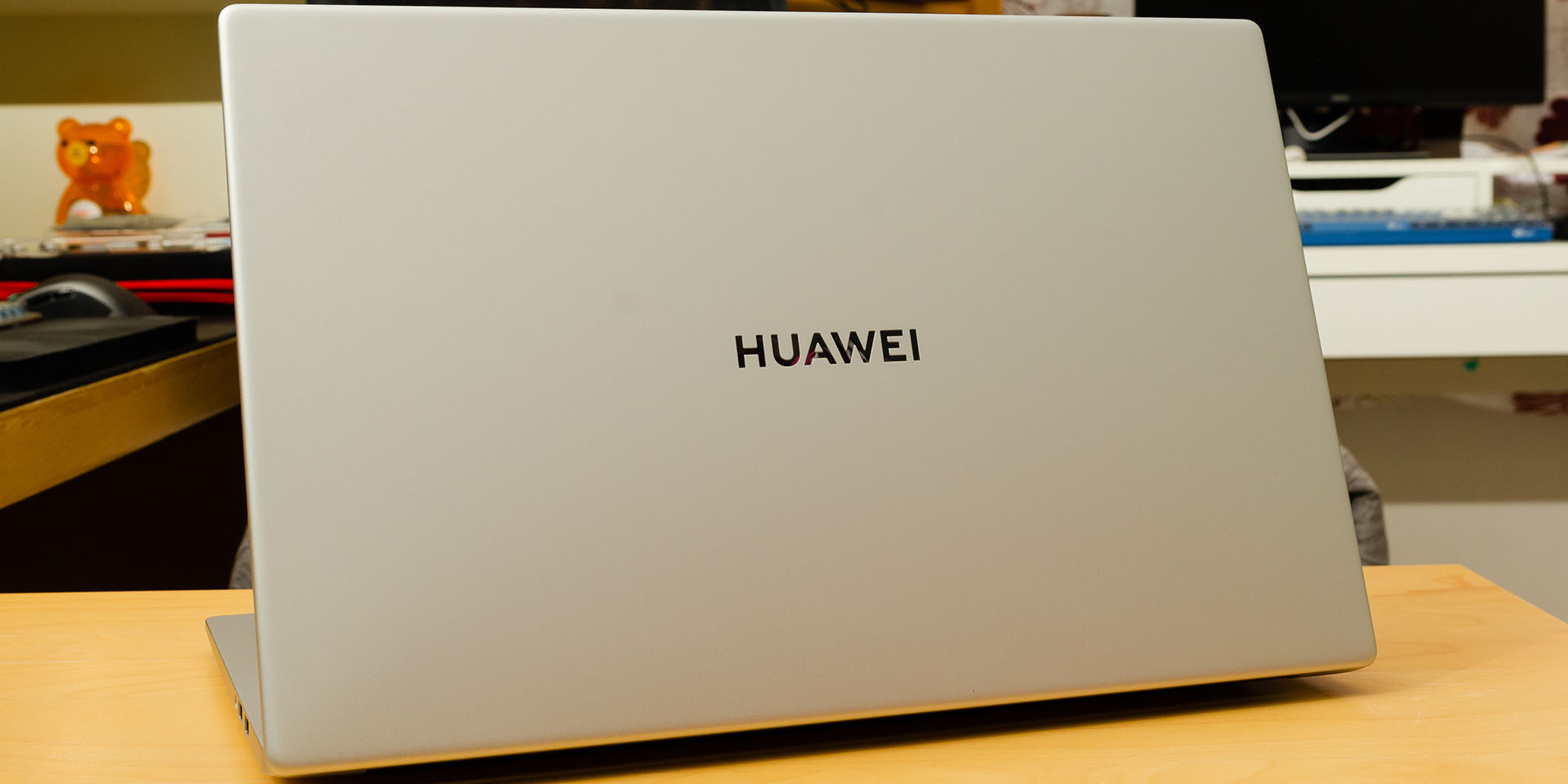 Thiết kế Laptop Huawei Matebook D15